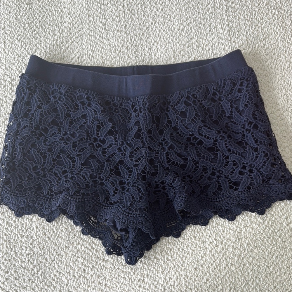 Lilly  pulitzer Elegant Navy Lace Shorts